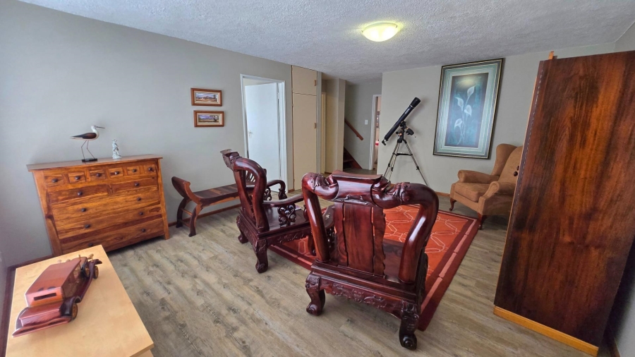 4 Bedroom Property for Sale in Kleinbaai Western Cape